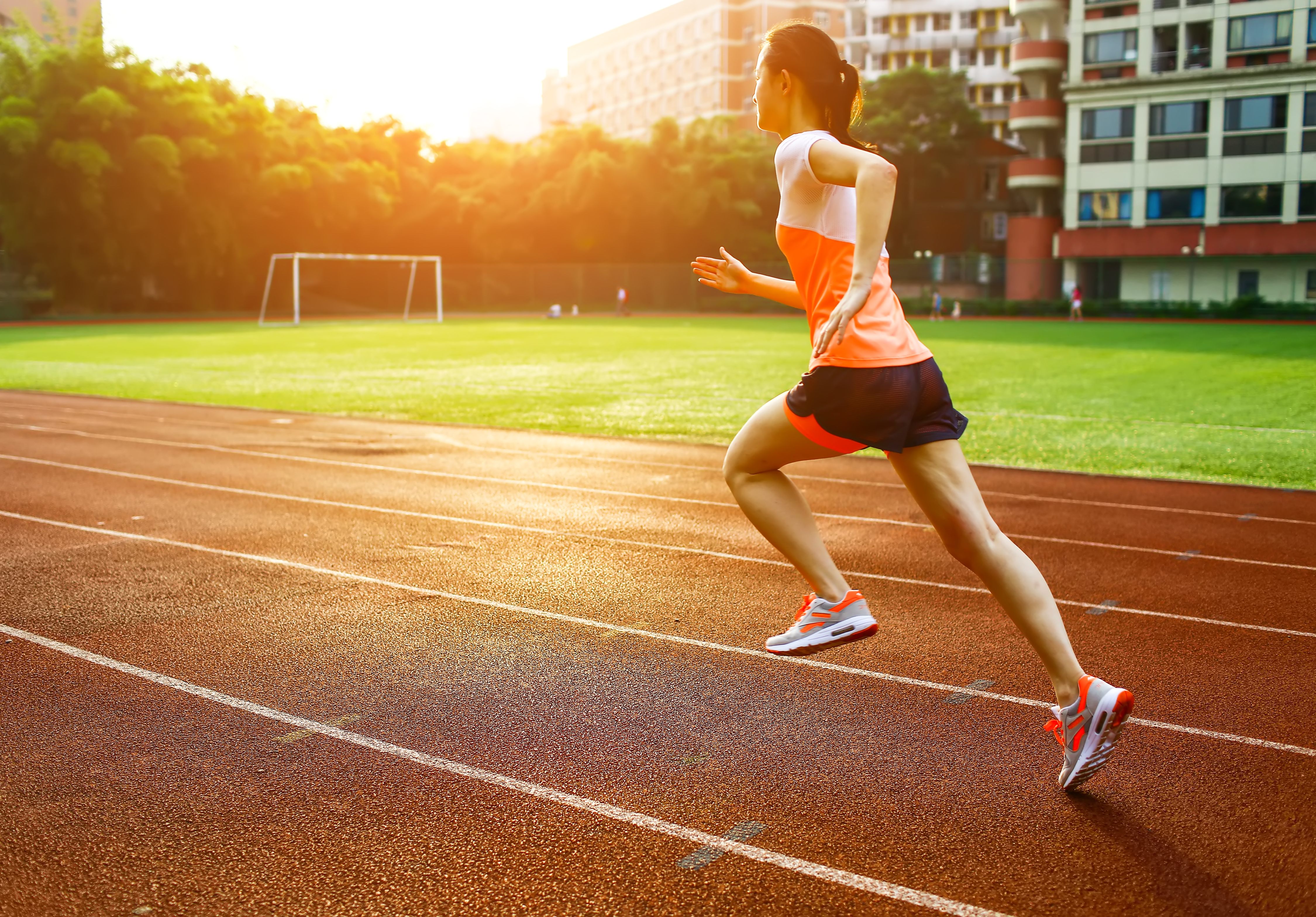 Most running. Бег женщины. Беговые упражнения. Обычный бег. Спорт бег на старт.